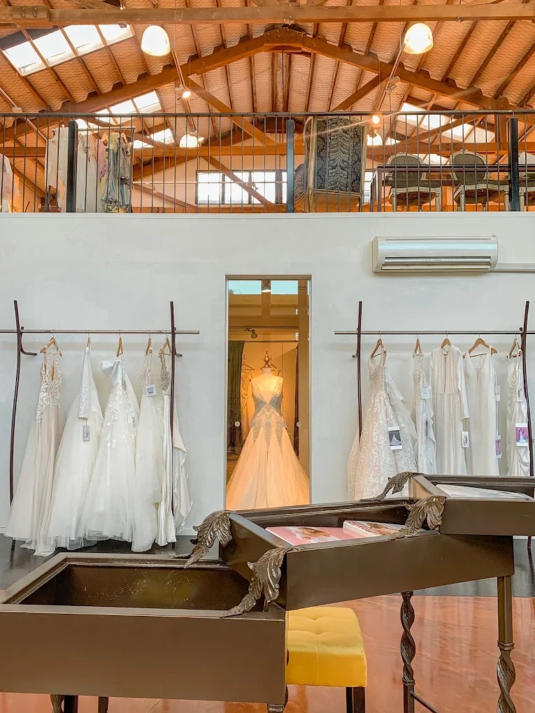 Modes Bridal Boutique, Fashion & Attire in Newmarket