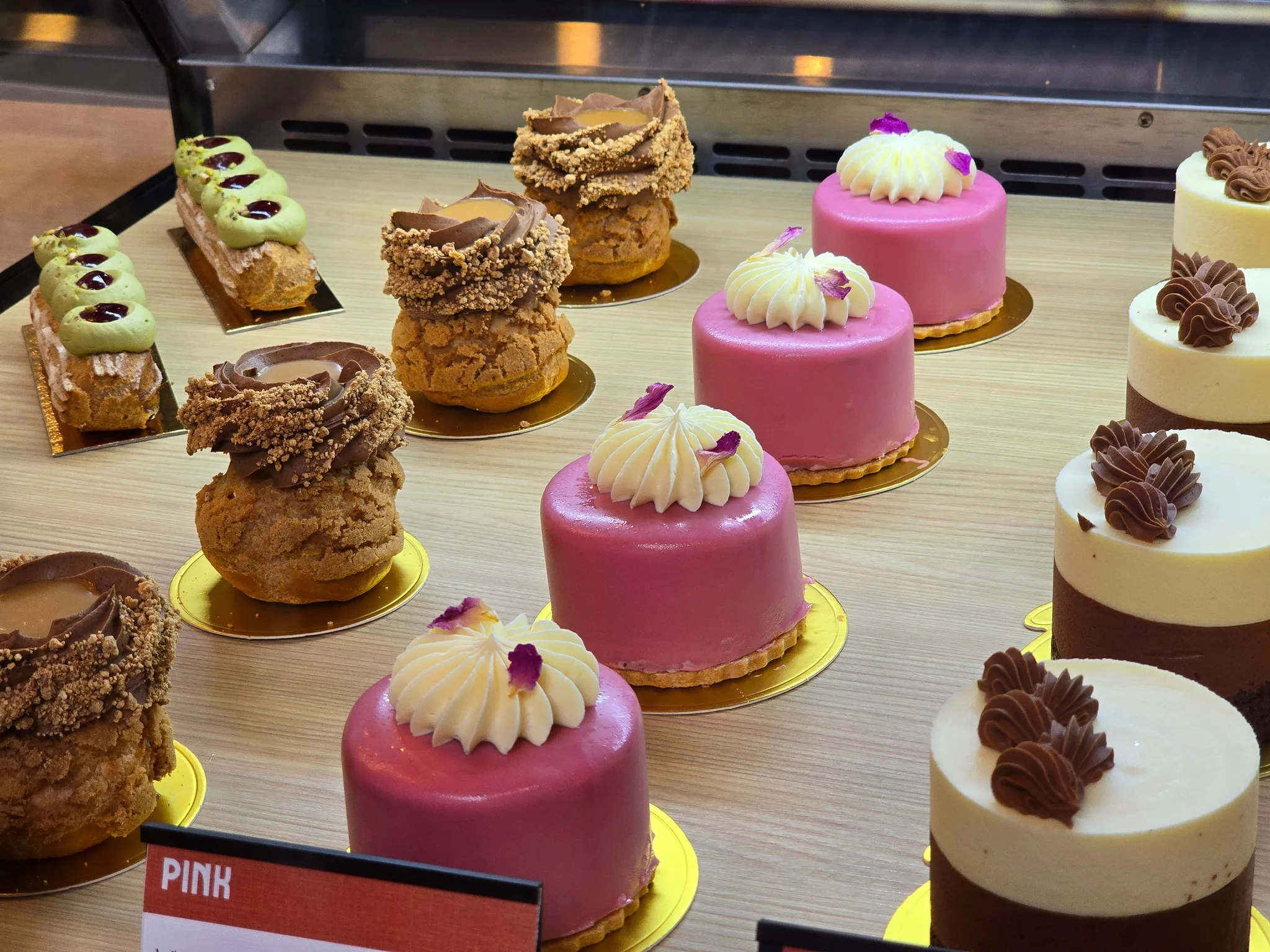 Dhi Ferrari Cakes