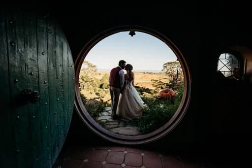 Clare Gordon Photography logo