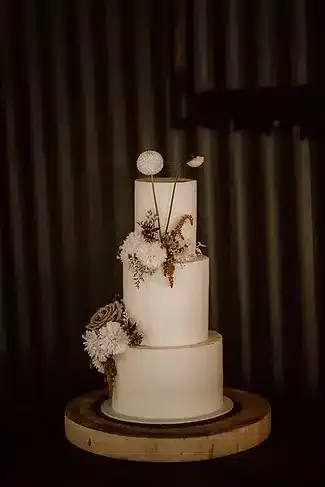 Flour Cakery, Cakes & Desserts