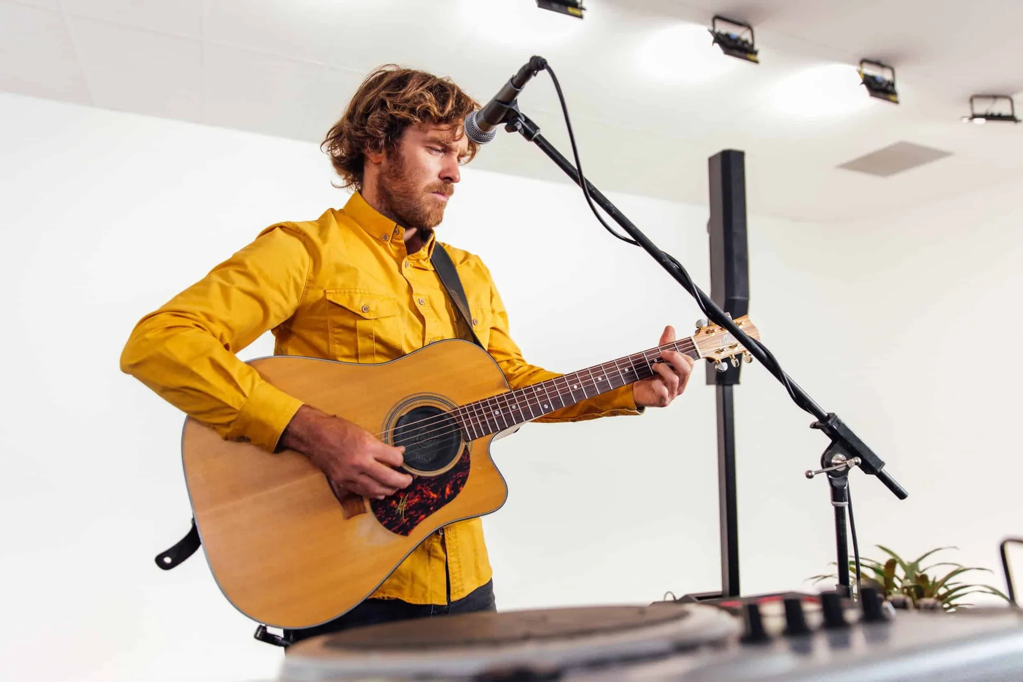 Robert Glen Music, Music & DJs in Wānaka